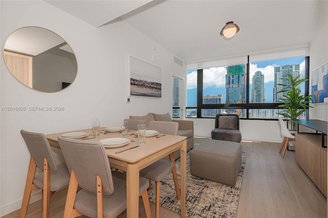 En Venta: $999,000 (2 camas, 2 baños, 696 Pies cuadrados)