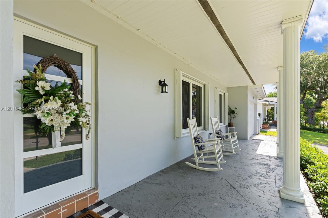 Active With Contract: $750,000 (3 beds, 2 baths, 1764 Square Feet)
