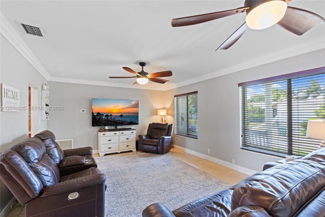 Active With Contract: $750,000 (3 beds, 2 baths, 1764 Square Feet)