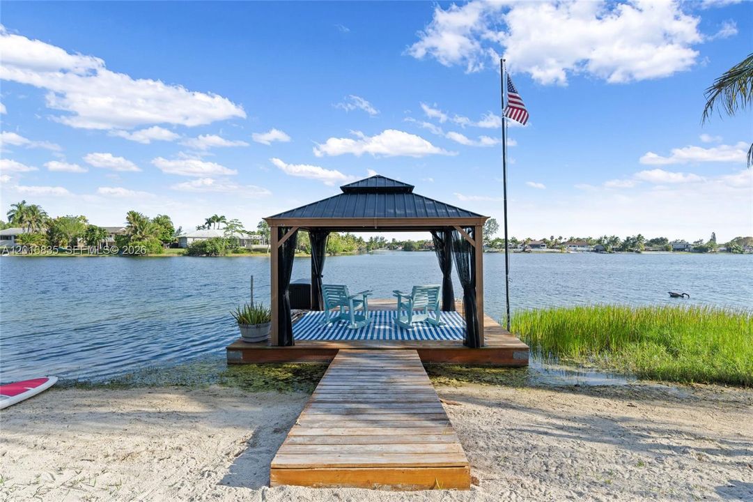 Active With Contract: $750,000 (3 beds, 2 baths, 1764 Square Feet)