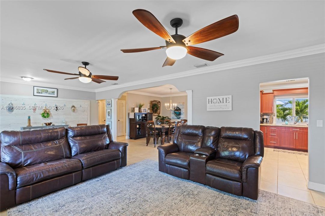 Active With Contract: $750,000 (3 beds, 2 baths, 1764 Square Feet)