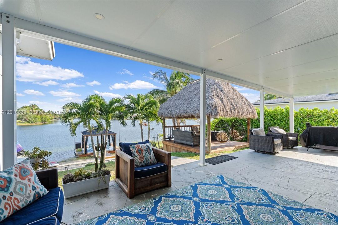Active With Contract: $750,000 (3 beds, 2 baths, 1764 Square Feet)