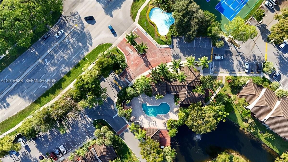На продажу: $219,900 (1 спален, 1 ванн, 744 Квадратных фут)