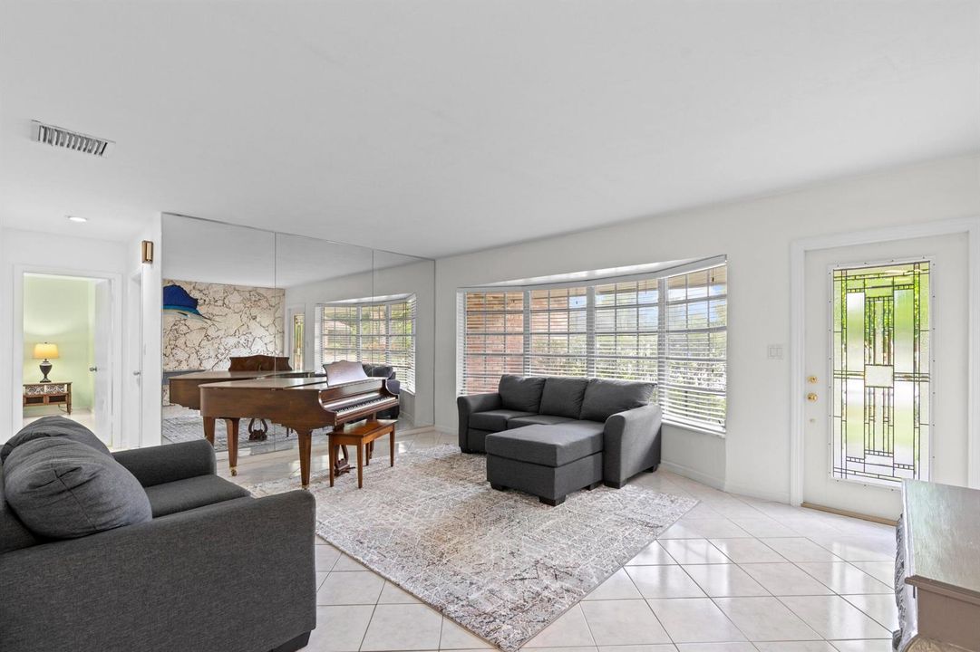5 Living Room