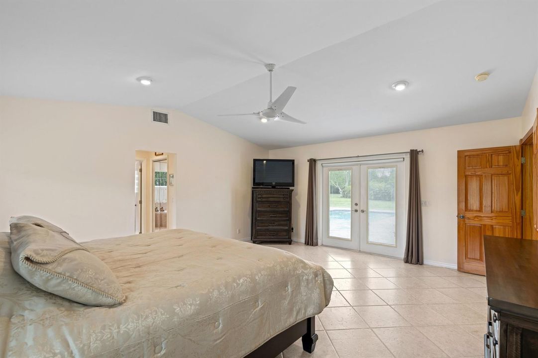 14 Primary Bedroom