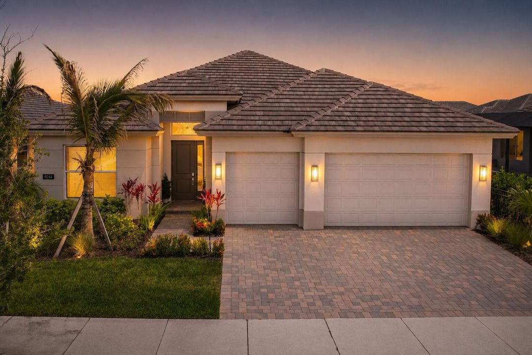 Twilight Exterior 9244 Pinnacle