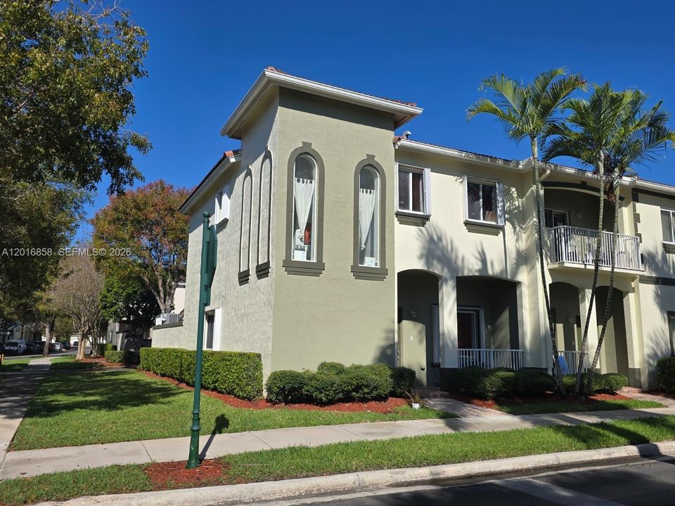 For Sale: $375,000 (3 beds, 2 baths, 1670 Square Feet)
