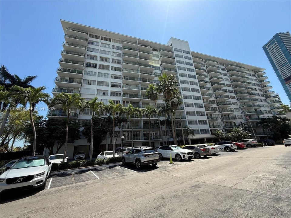 For Sale: $325,000 (0 beds, 1 baths, 480 Square Feet)