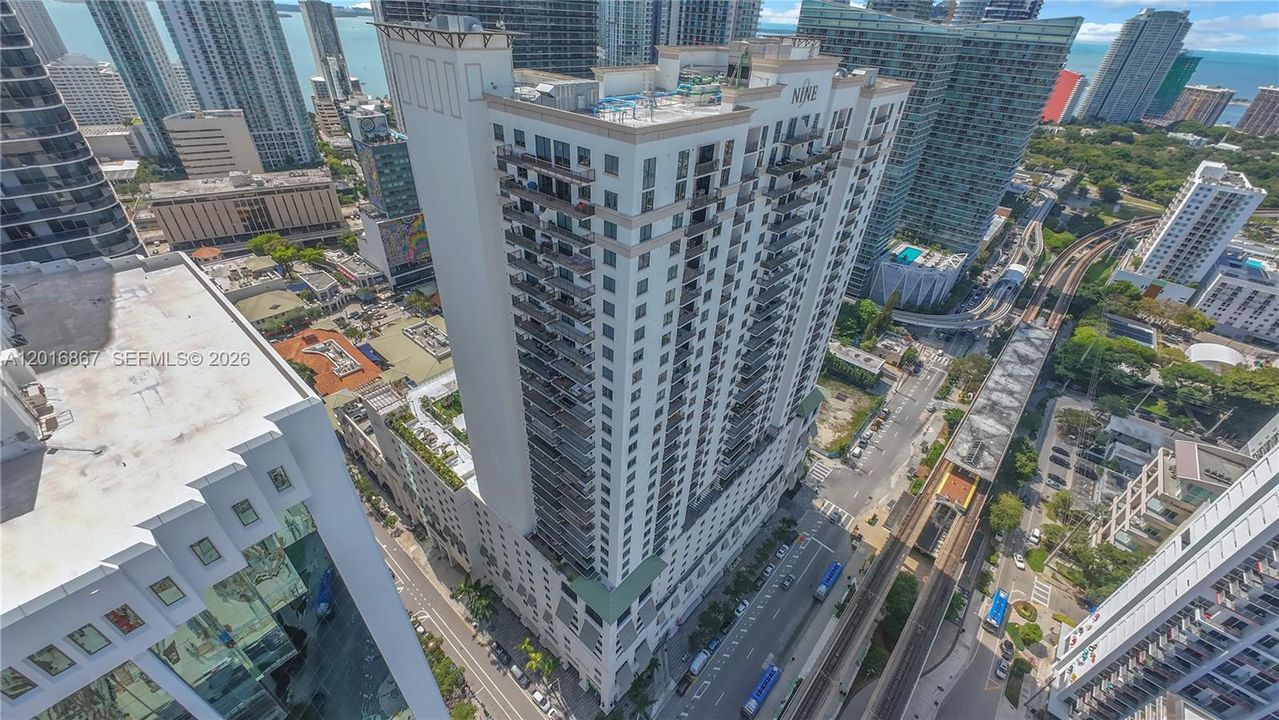 待售: $458,000 (1 贝兹, 1 浴室, 819 平方英尺)