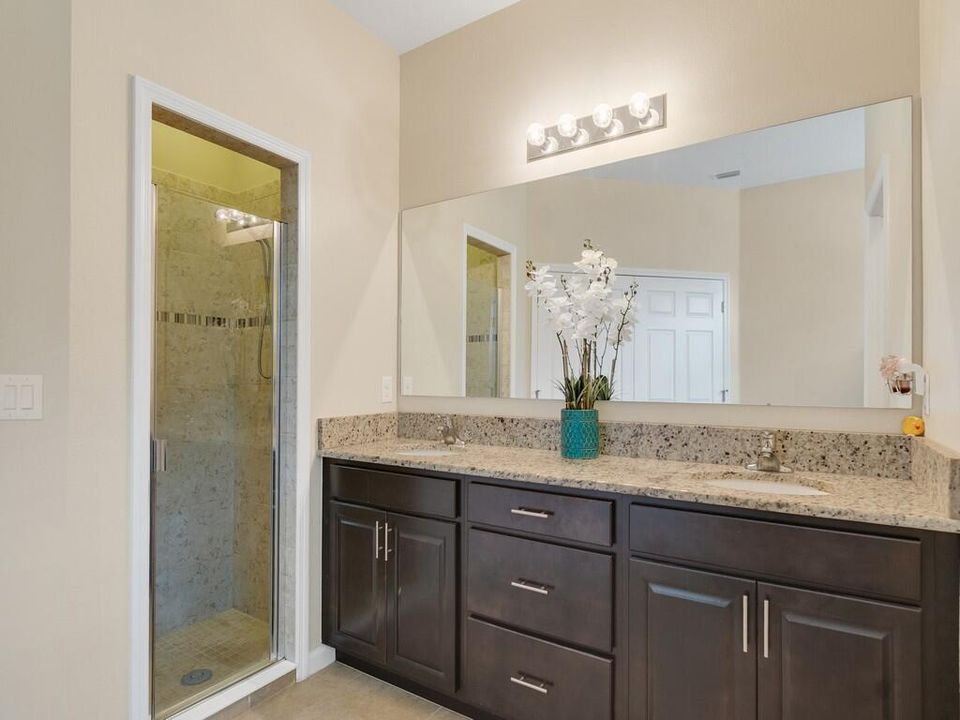OWNERS BATH