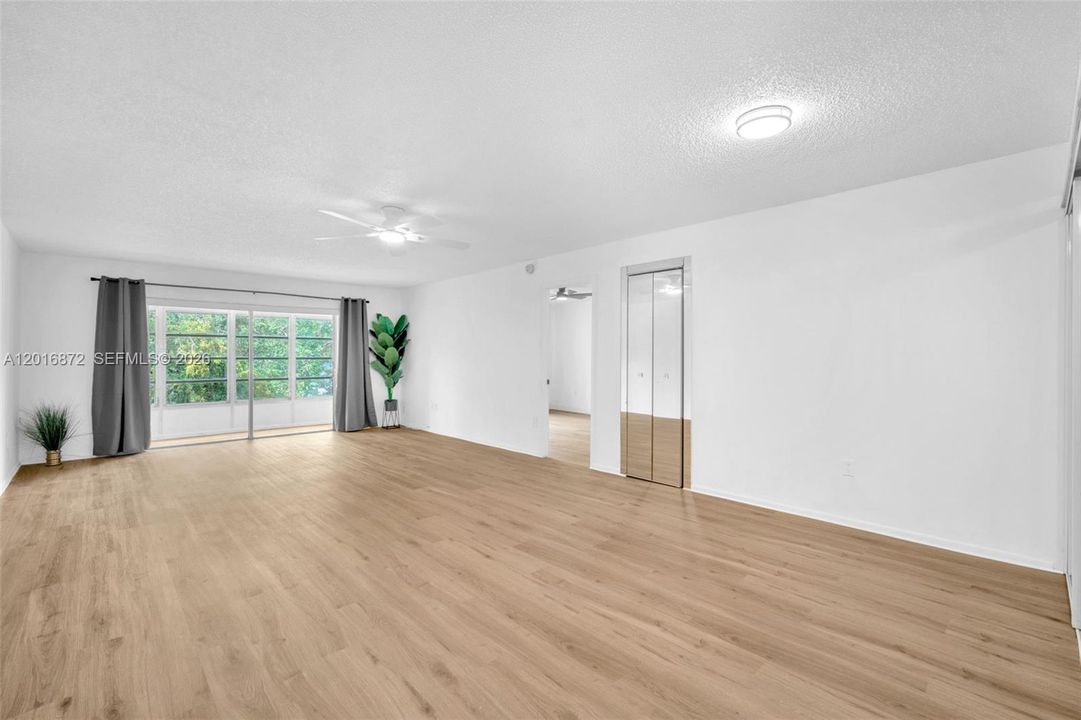 For Sale: $115,000 (2 beds, 2 baths, 1160 Square Feet)