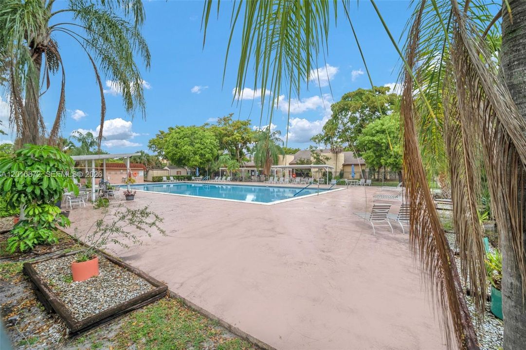 For Sale: $115,000 (2 beds, 2 baths, 1160 Square Feet)