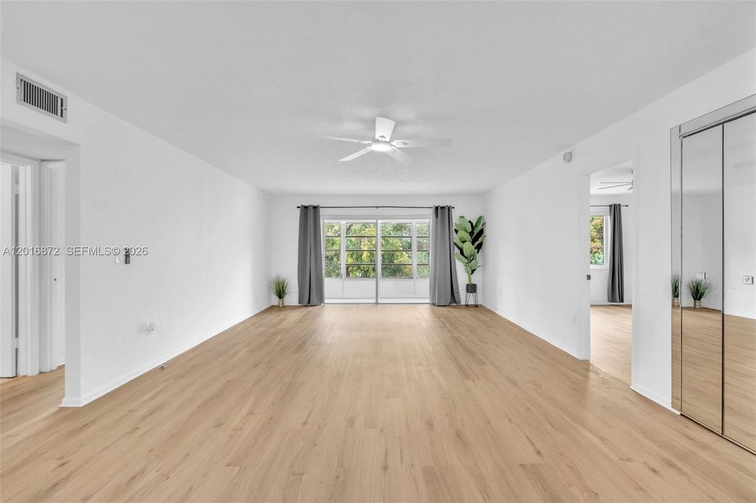 For Sale: $115,000 (2 beds, 2 baths, 1160 Square Feet)