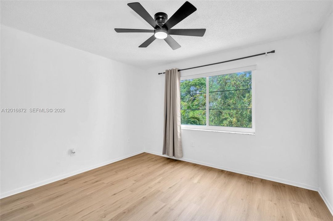 For Sale: $115,000 (2 beds, 2 baths, 1160 Square Feet)