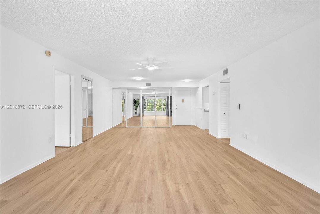 For Sale: $115,000 (2 beds, 2 baths, 1160 Square Feet)