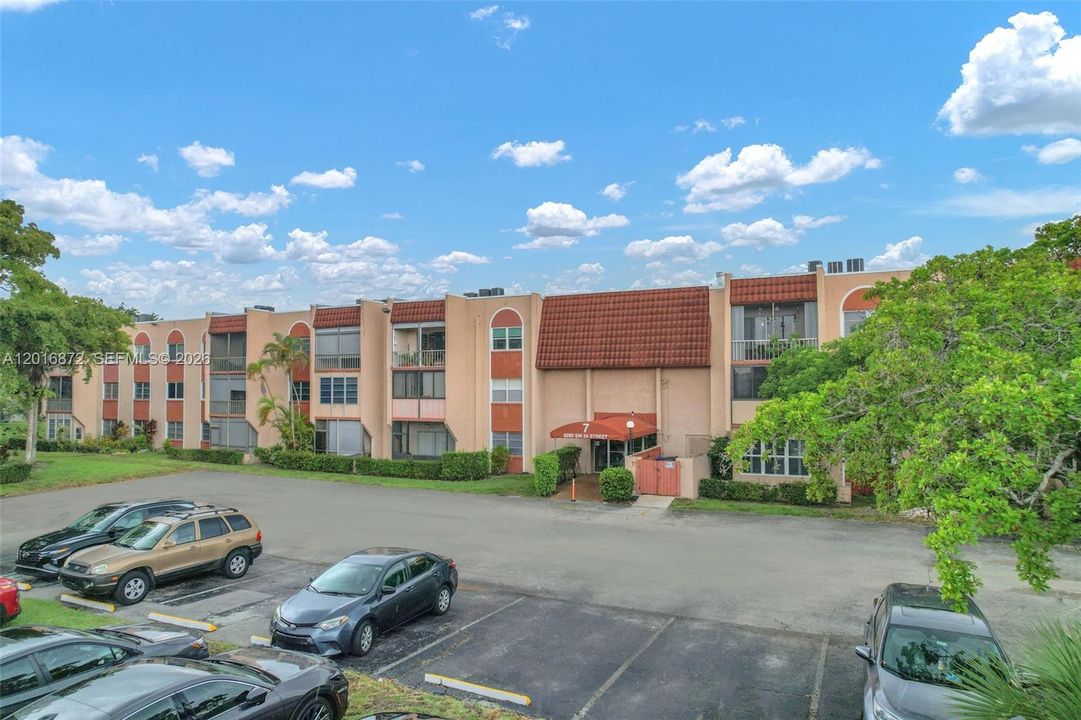 For Sale: $115,000 (2 beds, 2 baths, 1160 Square Feet)