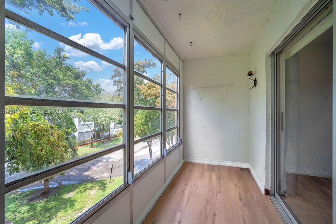 For Sale: $115,000 (2 beds, 2 baths, 1160 Square Feet)