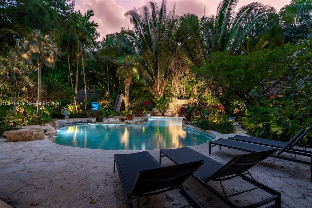 For Sale: $8,395,000 (6 beds, 6 baths, 6045 Square Feet)