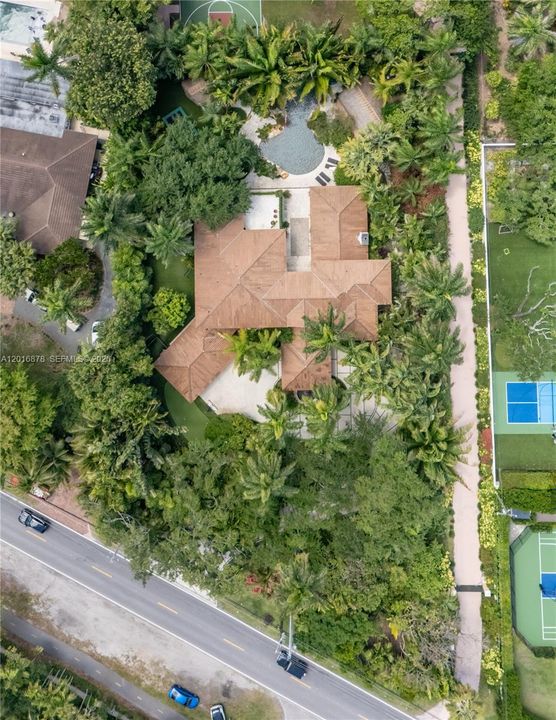 For Sale: $8,395,000 (6 beds, 6 baths, 6045 Square Feet)