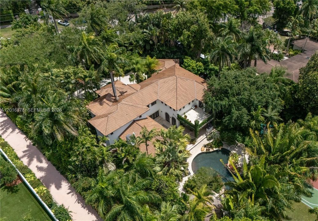 For Sale: $8,395,000 (6 beds, 6 baths, 6045 Square Feet)