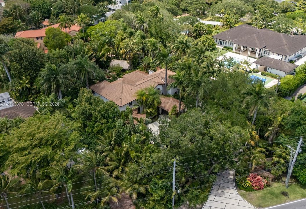For Sale: $8,395,000 (6 beds, 6 baths, 6045 Square Feet)