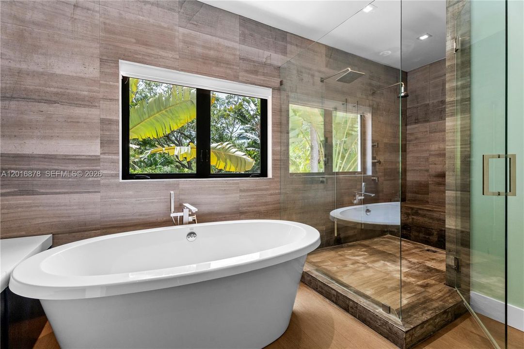 For Sale: $8,395,000 (6 beds, 6 baths, 6045 Square Feet)