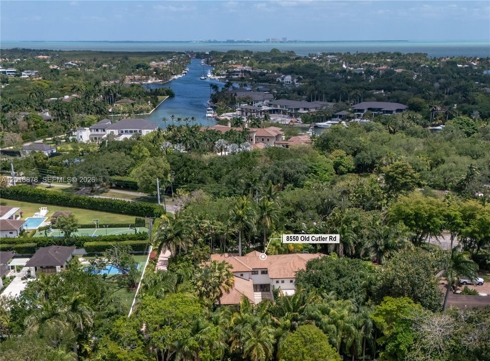 For Sale: $8,395,000 (6 beds, 6 baths, 6045 Square Feet)