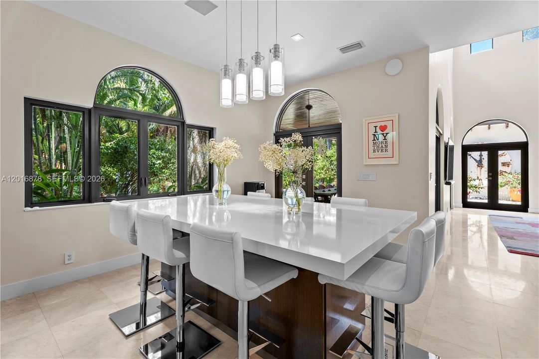 For Sale: $8,395,000 (6 beds, 6 baths, 6045 Square Feet)