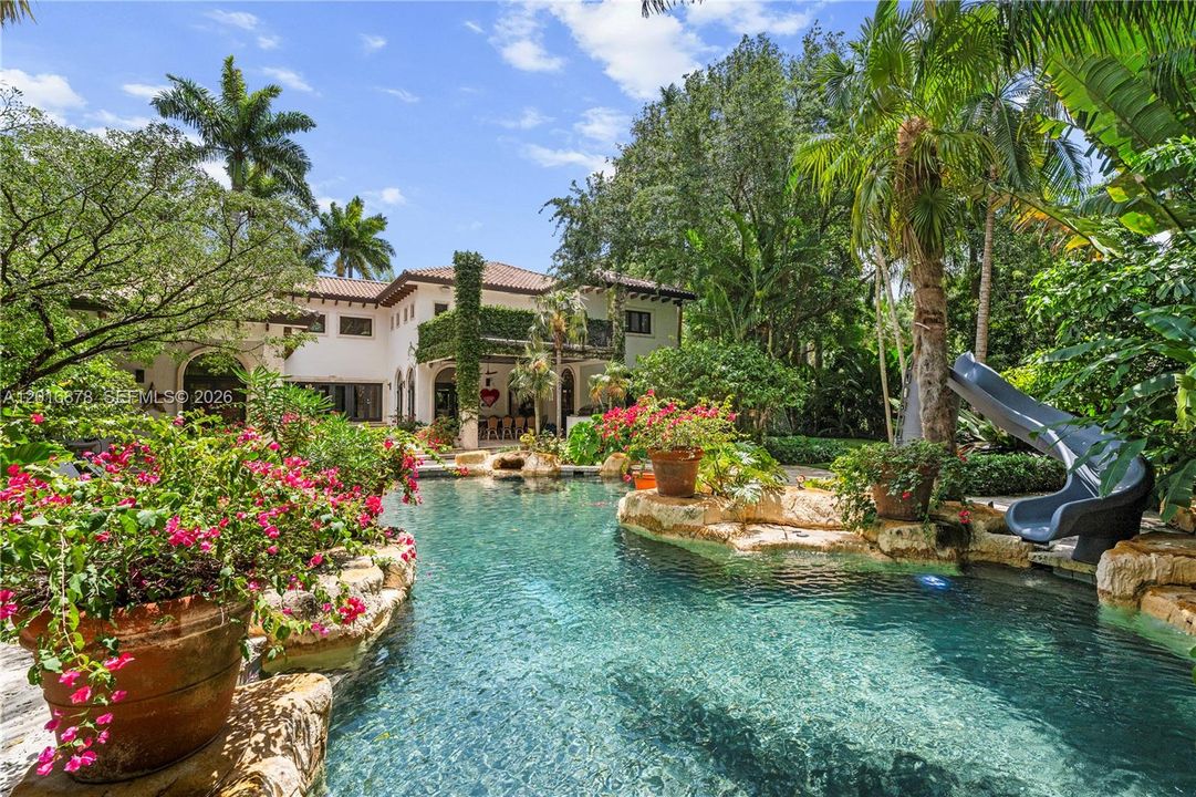 For Sale: $8,395,000 (6 beds, 6 baths, 6045 Square Feet)