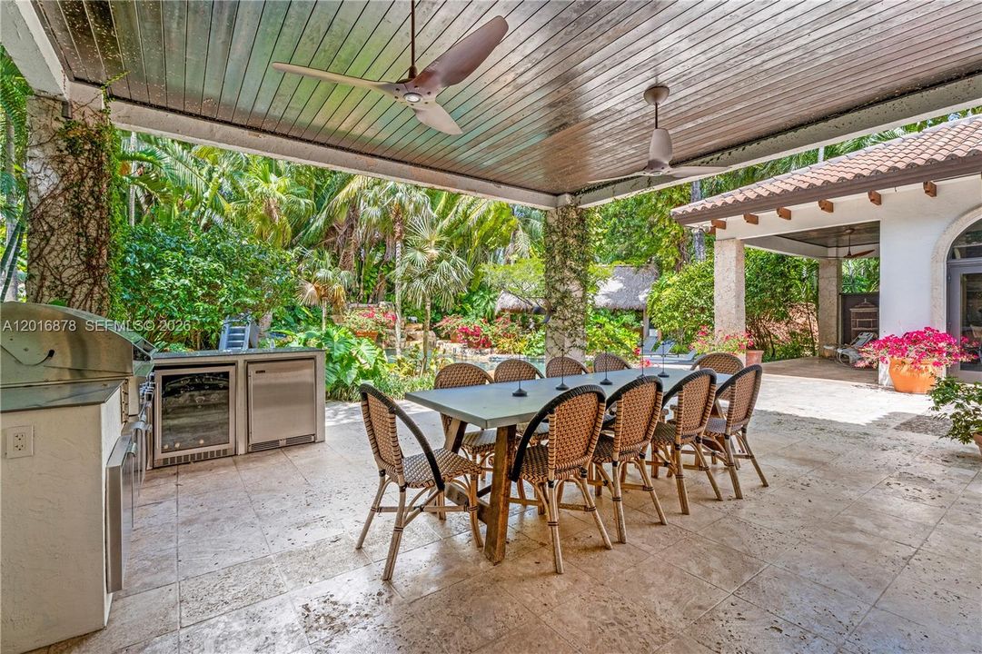 For Sale: $8,395,000 (6 beds, 6 baths, 6045 Square Feet)