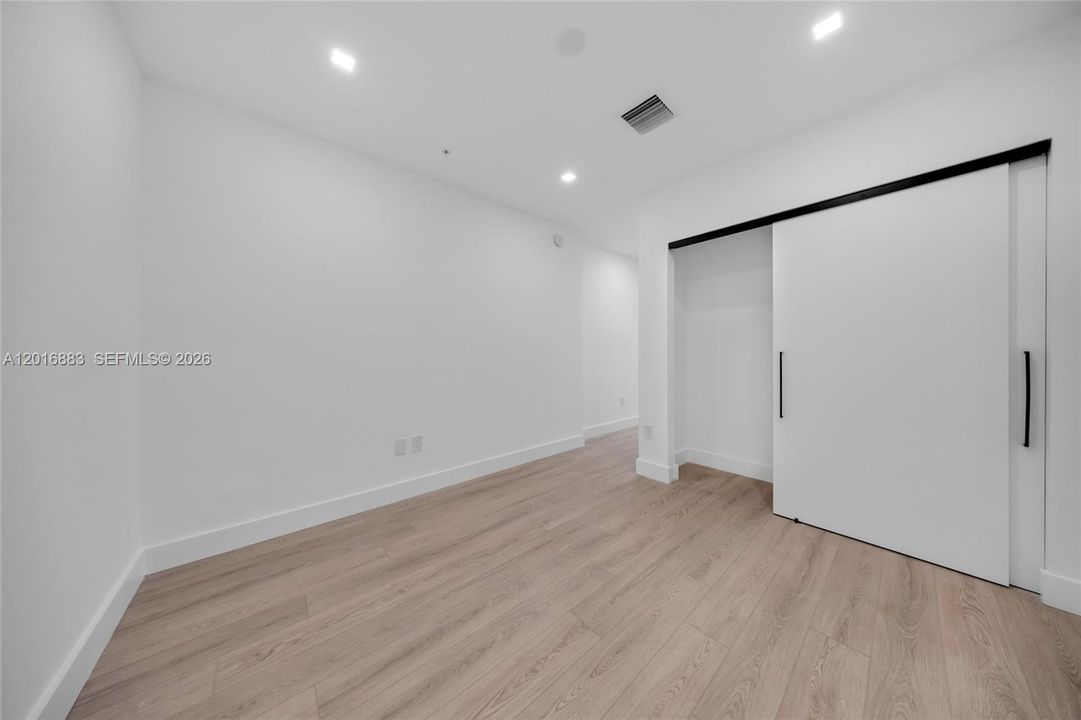 En Renta: $5,250 (2 camas, 2 baños, 1735 Pies cuadrados)