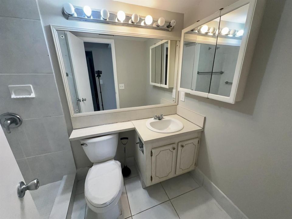 Full Ensuite Bath