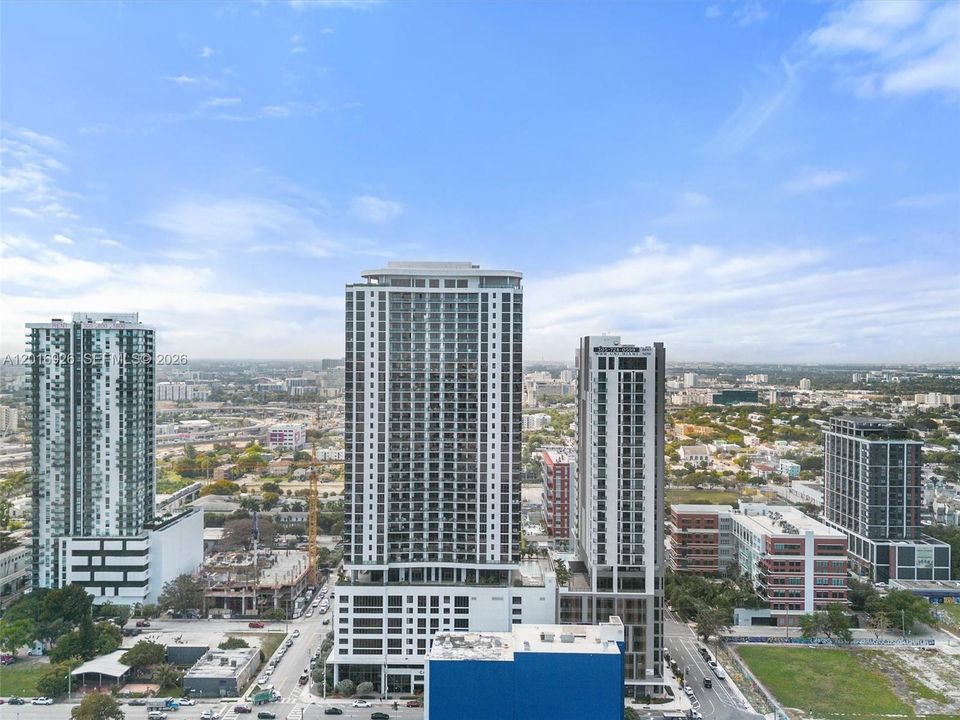 For Sale: $478,000 (1 beds, 1 baths, 857 Square Feet)