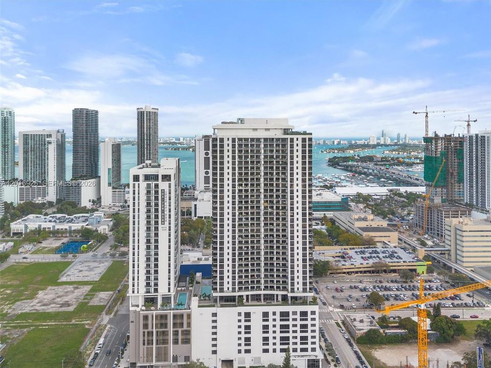For Sale: $478,000 (1 beds, 1 baths, 857 Square Feet)