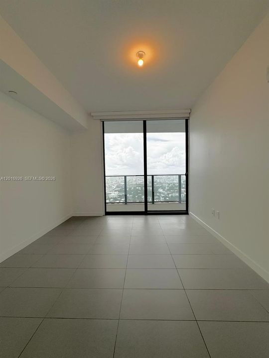 For Sale: $478,000 (1 beds, 1 baths, 857 Square Feet)