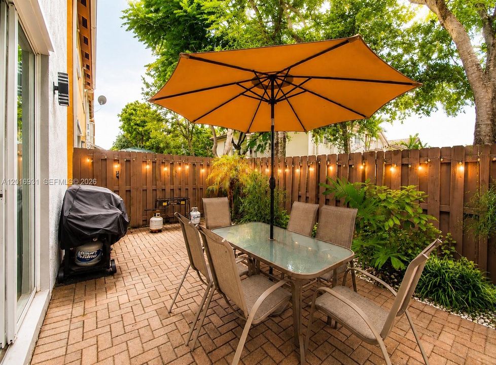 Active With Contract: $4,300 (4 beds, 3 baths, 2277 Square Feet)