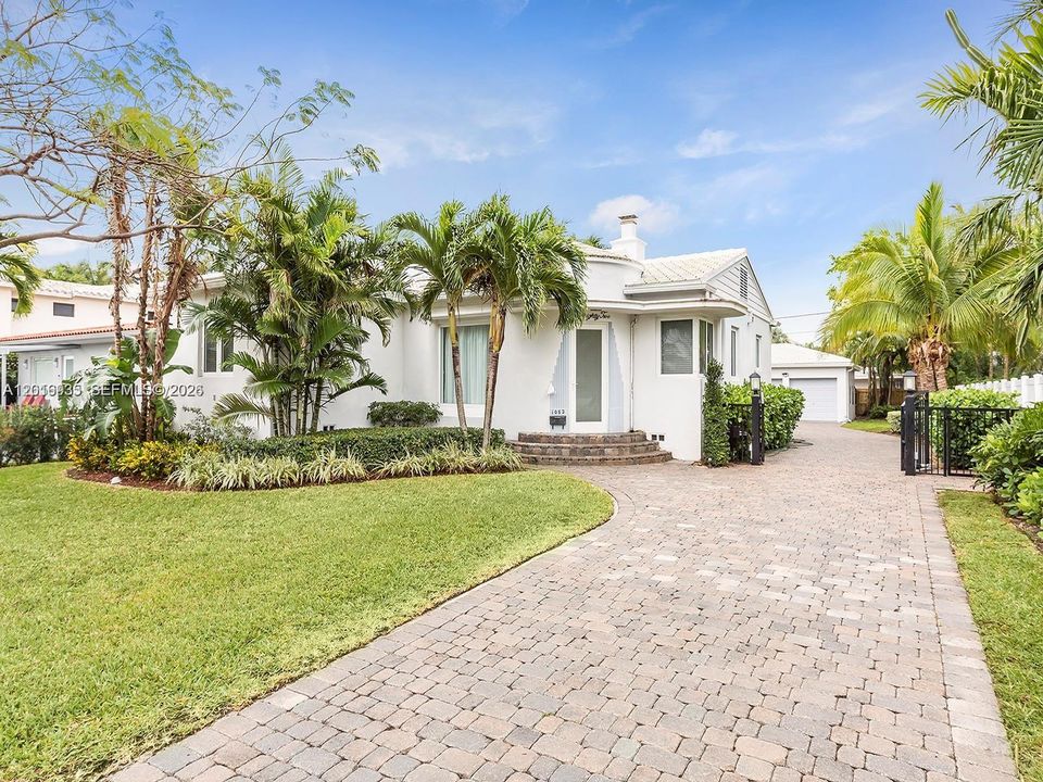 For Rent: $8,500 (4 beds, 3 baths, 2701 Square Feet)