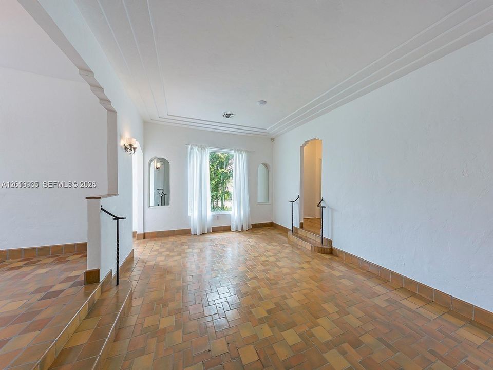 For Rent: $8,500 (4 beds, 3 baths, 2701 Square Feet)