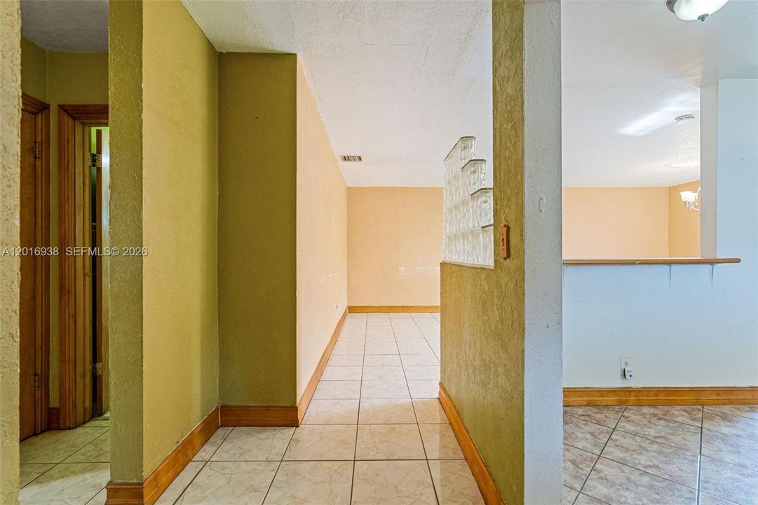 Под контрактом: $485,000 (4 спален, 3 ванн, 1509 Квадратных фут)