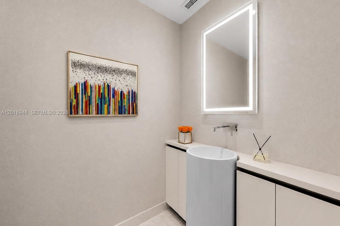 For Sale: $7,150,000 (2 beds, 3 baths, 2625 Square Feet)