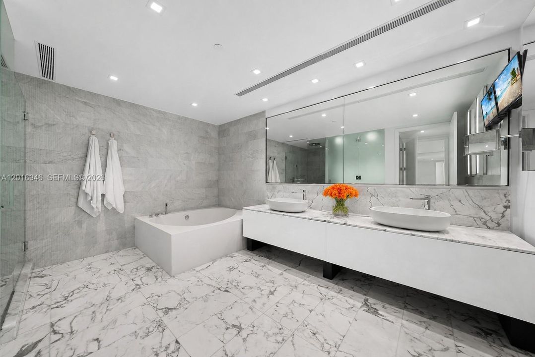 For Sale: $7,150,000 (2 beds, 3 baths, 2625 Square Feet)