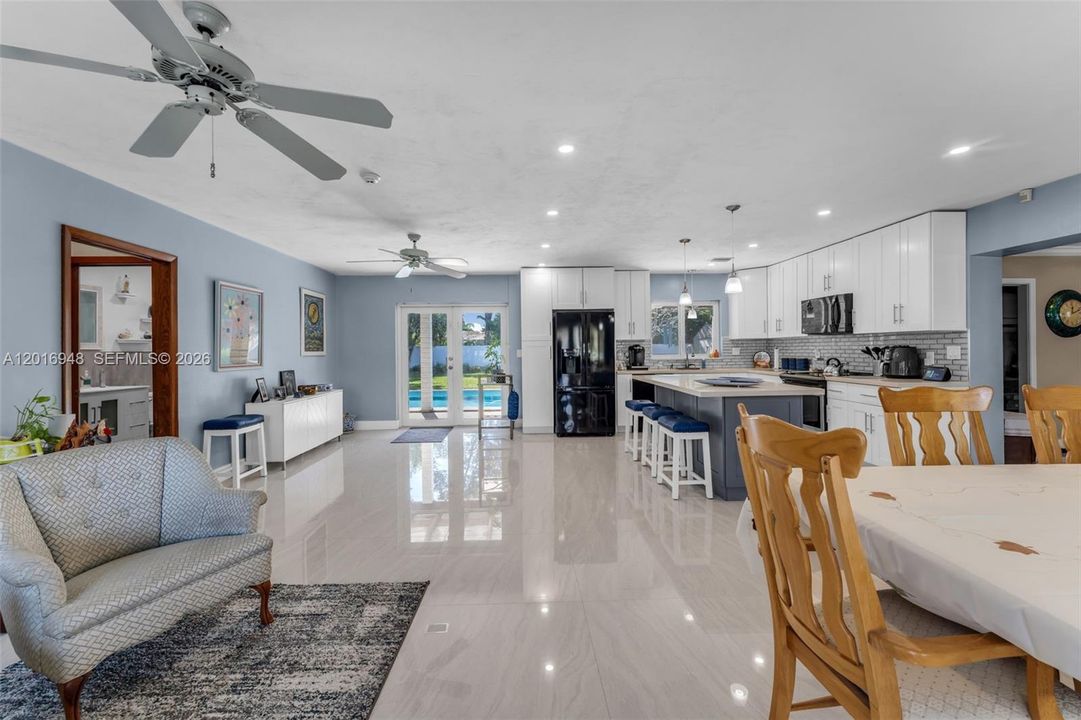 For Sale: $899,900 (3 beds, 2 baths, 2028 Square Feet)