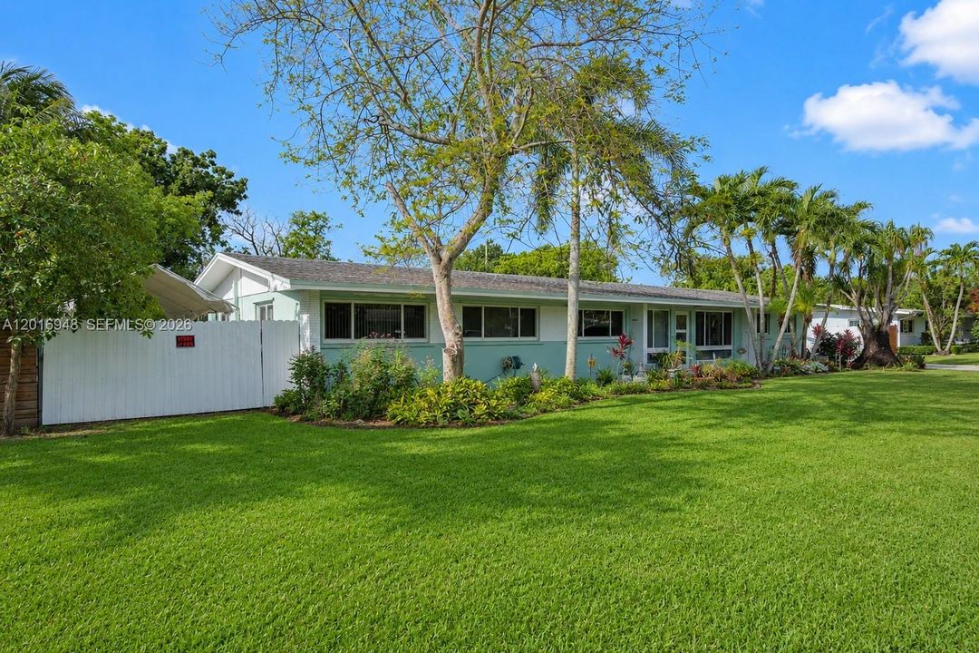For Sale: $899,900 (3 beds, 2 baths, 2028 Square Feet)