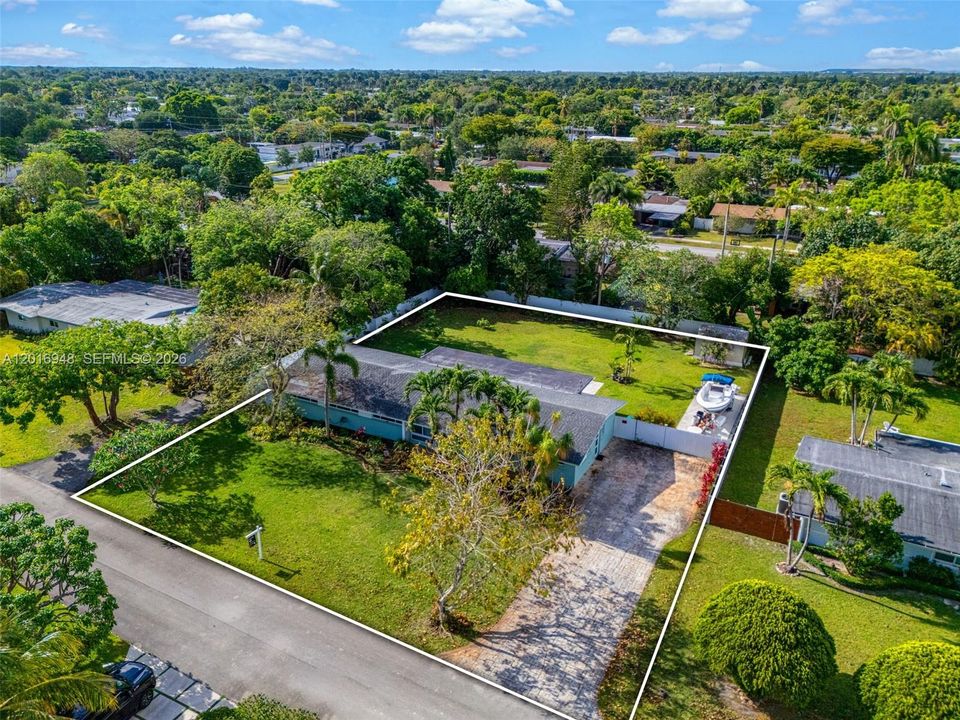 For Sale: $899,900 (3 beds, 2 baths, 2028 Square Feet)