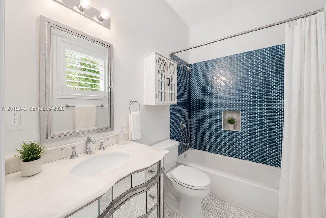 For Sale: $3,475,000 (6 beds, 6 baths, 4553 Square Feet)