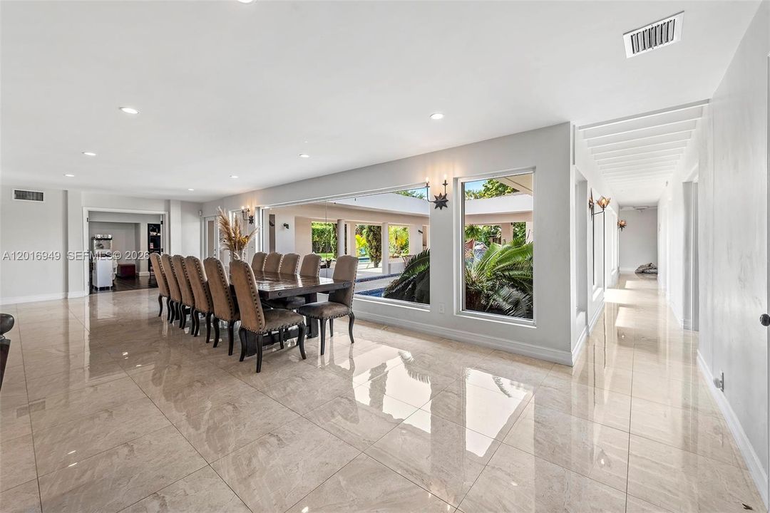 For Sale: $3,475,000 (6 beds, 6 baths, 4553 Square Feet)