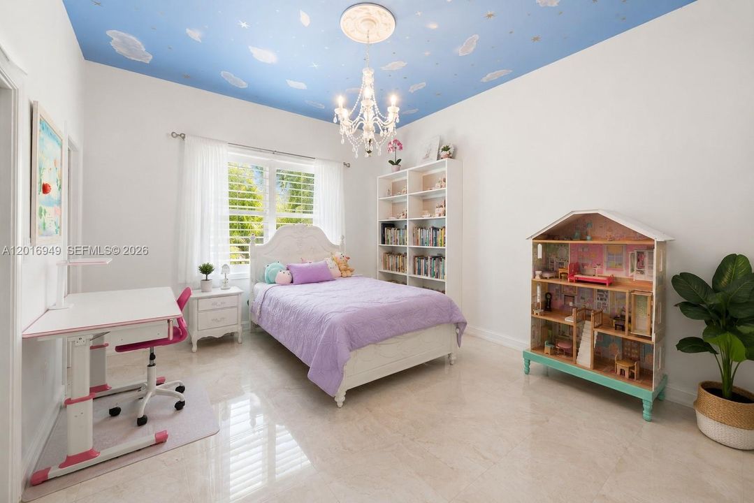 For Sale: $3,475,000 (6 beds, 6 baths, 4553 Square Feet)