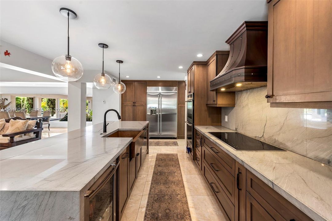 For Sale: $3,475,000 (6 beds, 6 baths, 4553 Square Feet)