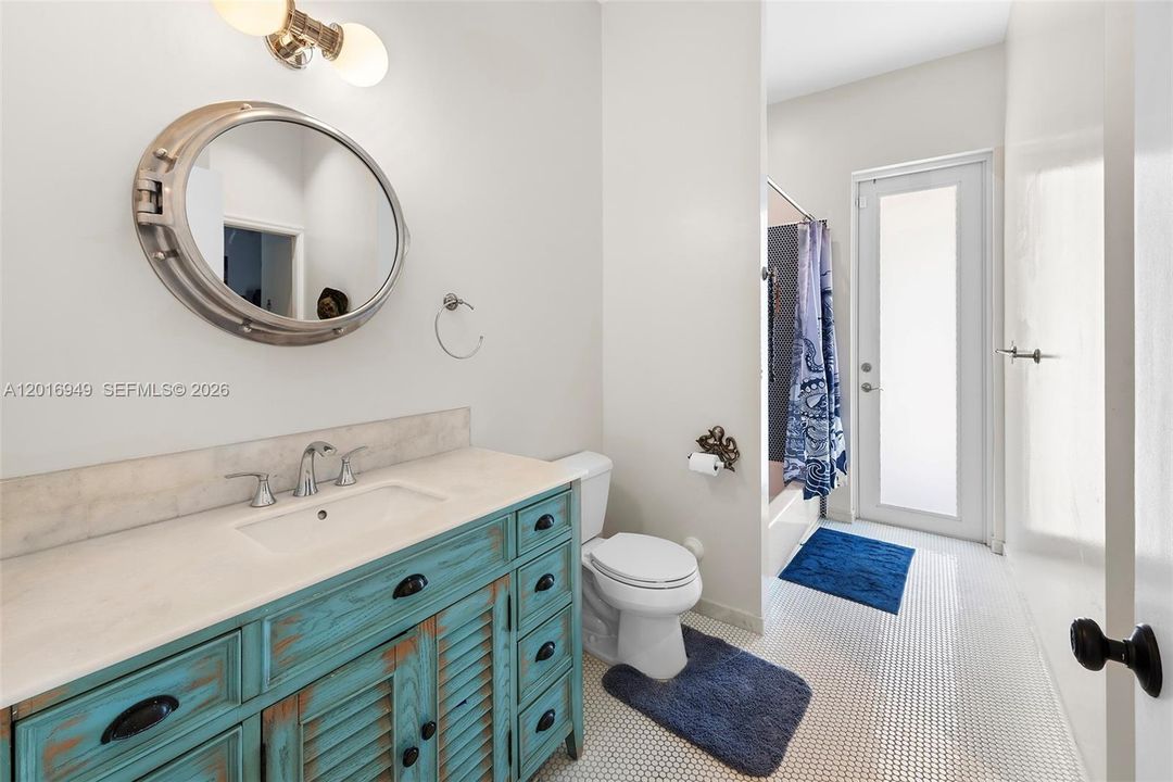 For Sale: $3,475,000 (6 beds, 6 baths, 4553 Square Feet)