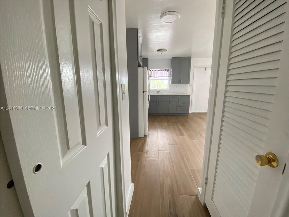 For Rent: $1,550 (1 beds, 1 baths, 4257 Square Feet)